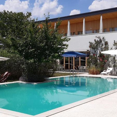 Hotel Gracanica Extérieur photo